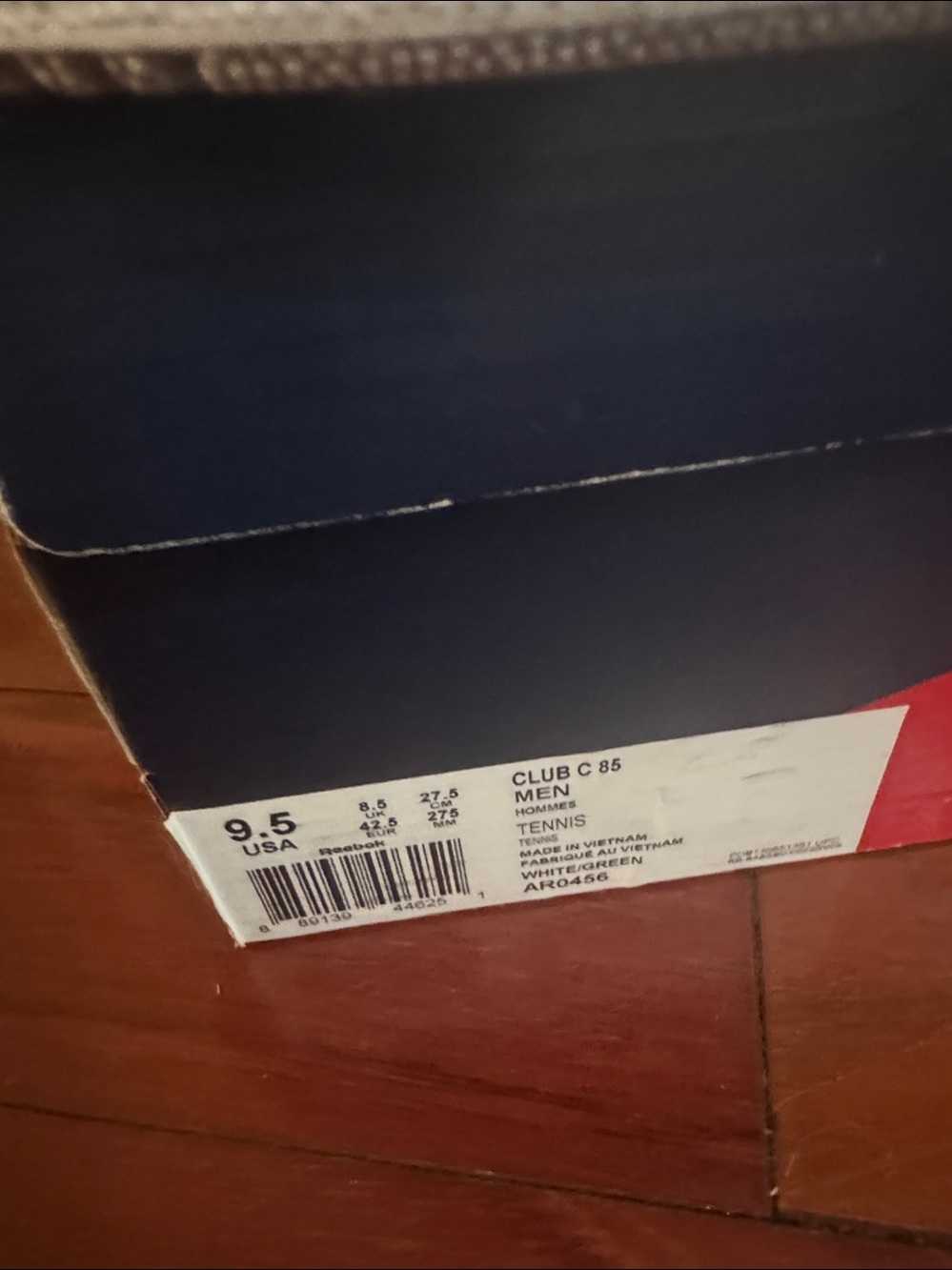 Reebok - Picture 3 of 6
